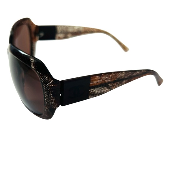 Chanel Interlocking CC Logo Oversize Sunglasses - Picture 9 of 11